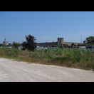 Die vollständig erhaltene Stadtmauer in Aigues-Mortes